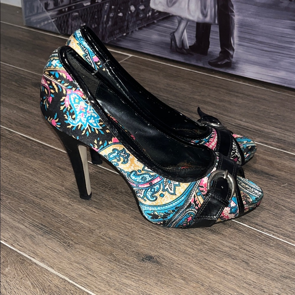 Alba Black and Multicolor Patterned Heels - Picture 4 of 6